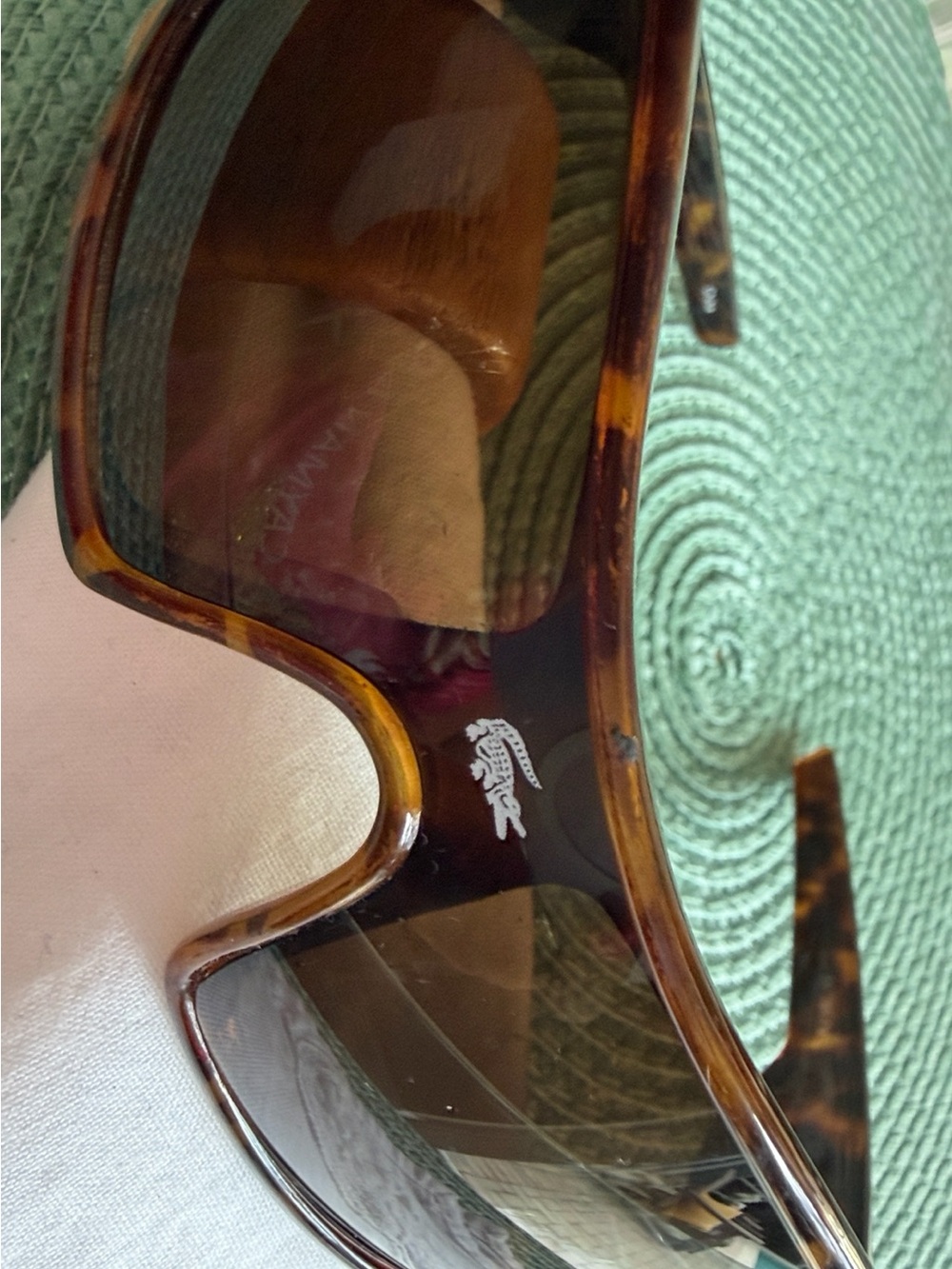 Lacoste- Tortoiseshell Shield Sunglasses - Brown Lenses